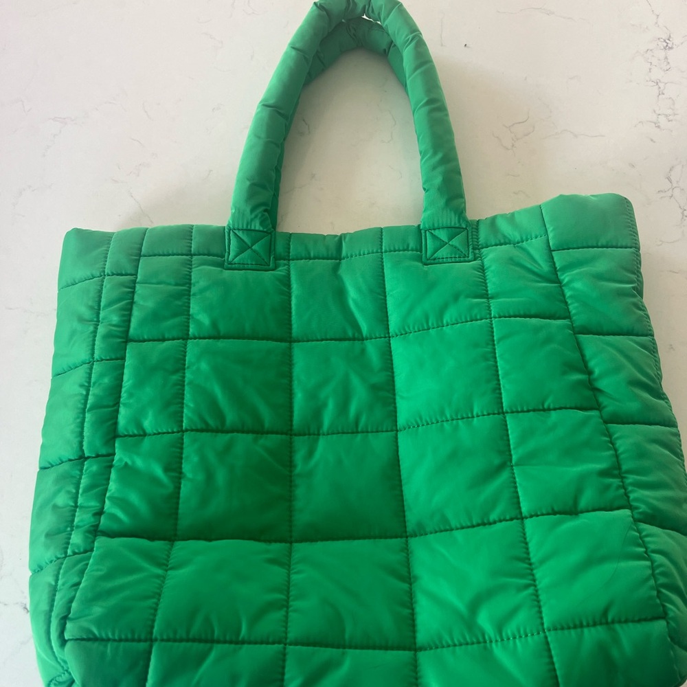 GAP Quilted Puffer Tote in Green